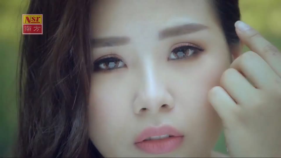 恋上一个人_张依微.68M.mp4.720P
