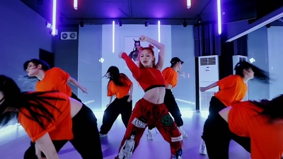 AleXa (알렉사) – “Kitty Run” Performance-[100M.mp4-1080P]