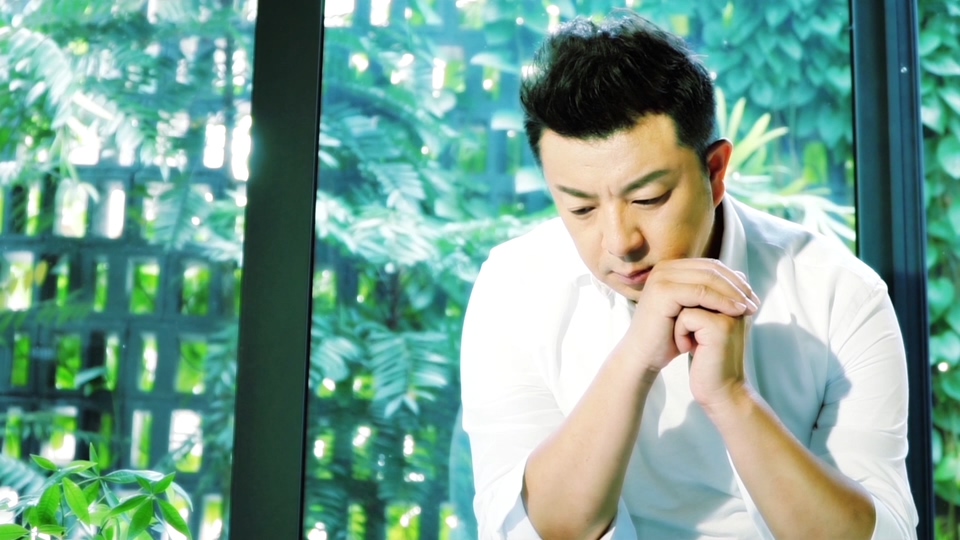 曹峰_袖手旁观.140M.mp4.1080P
