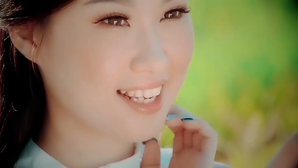 爱在飞扬_黄嘉雯.33M.mp4.720P
