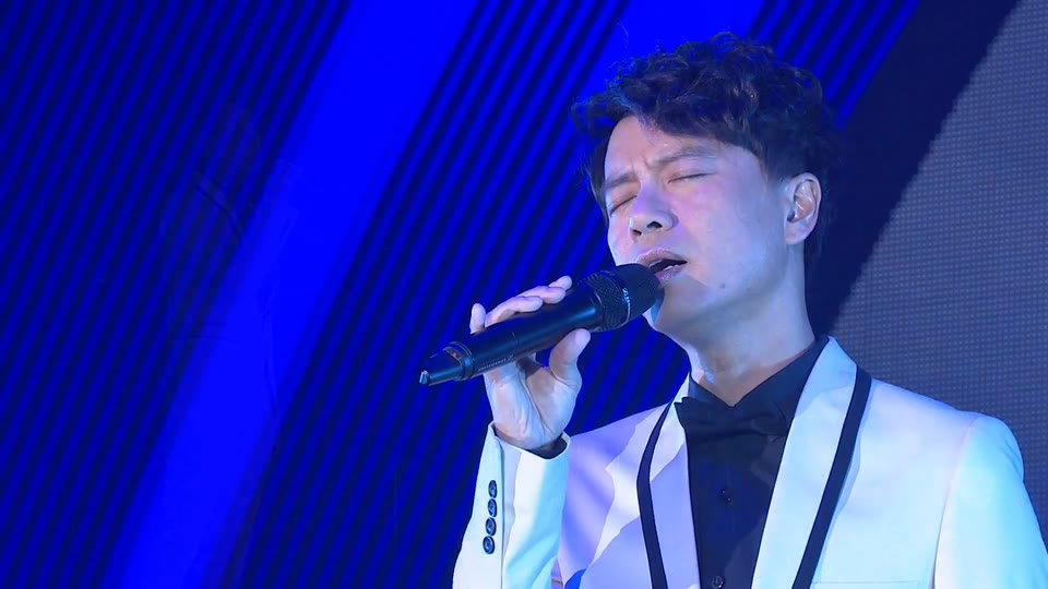 李克勤_月半小夜曲 .现场.94M.mp4.1080P