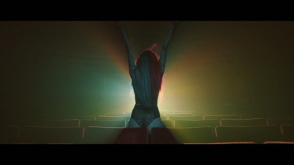N076.4KMV-Mark With a K ft. Xillions - Out Of My Mind (Official Videoclip)-[440M.mkv-2160P] - 无损.jpg