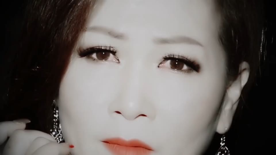 梁俪帧_不必在乎我是谁.19M.mp4.720P