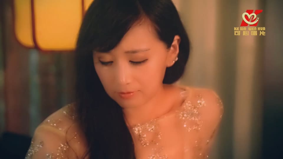 东方依依 _ 单恋.68M.mp4.720P