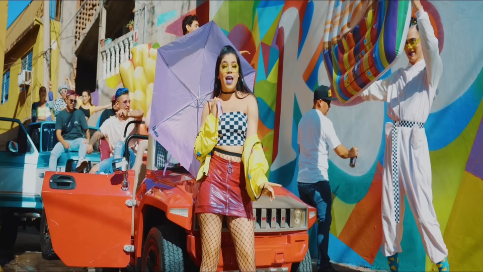 N006.2KMV-Kenia Os - Bonita (Video Oficial)-[164M.mkv-1440P].mkv_20240531_050247.180.jpg