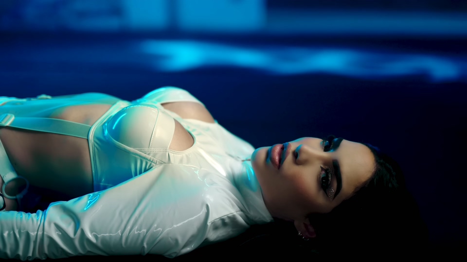 N121.4KMV-Kim Loaiza - PATÁN (Video Oficial) Ft. Pailita-[247M.mkv-2160P] - 无损音乐美声网.mkv_20250105.jpg