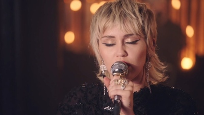 Miley Cyrus - Midnight Sky in the Live Lounge-[62M.mp4-1080P]