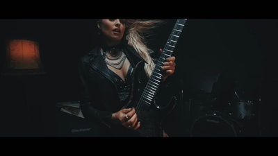 4KMV-Sophie Lloyd - Imposter Syndrome (feat. Lzzy Hale)-[320M.mkv-2160P]
