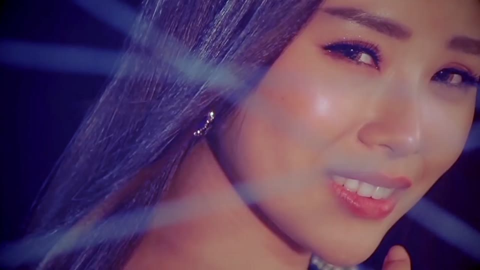 月半弯_张依微.41M.mp4.720P