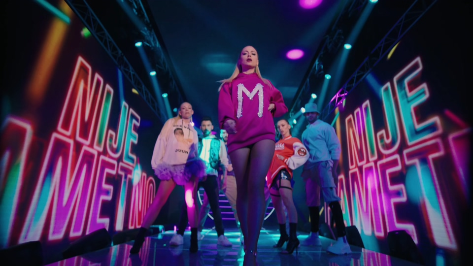 N129.4KMV-Milica Pavlovic - Riba de luxe (Official Video)-[240M.mkv-2160P] - 无损音乐美声网.mkv_2025011.jpg